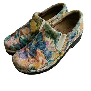 Klogs Floral Leather Clog Shoes Slip Resistant
